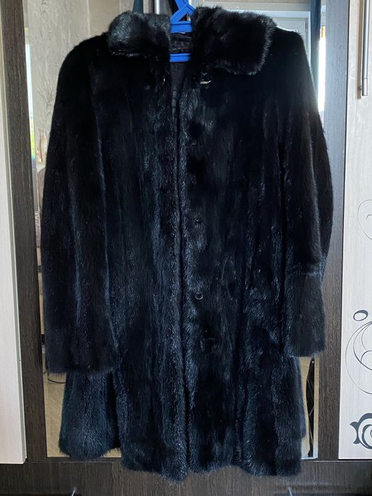 Продам норковую шубу.