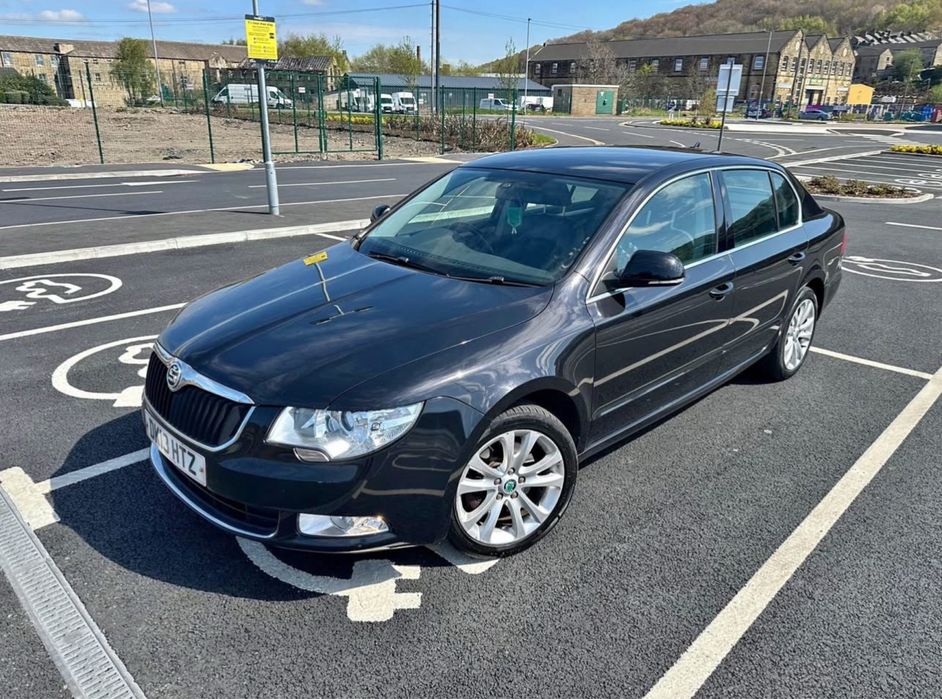 Dezmembrez skoda superb 1.6tdi Cay