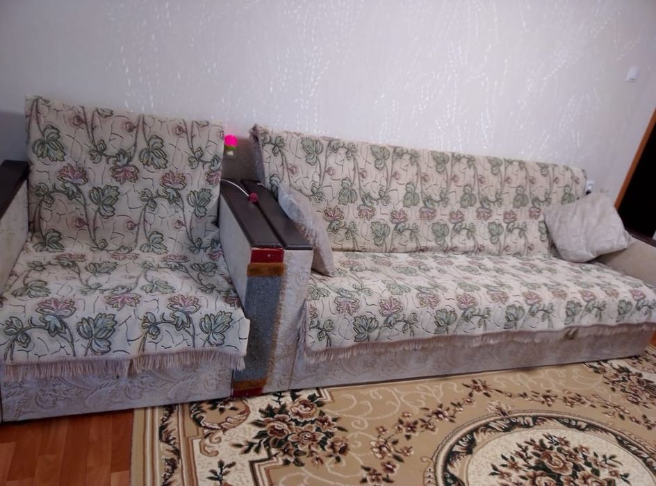 Продам диван с креслом