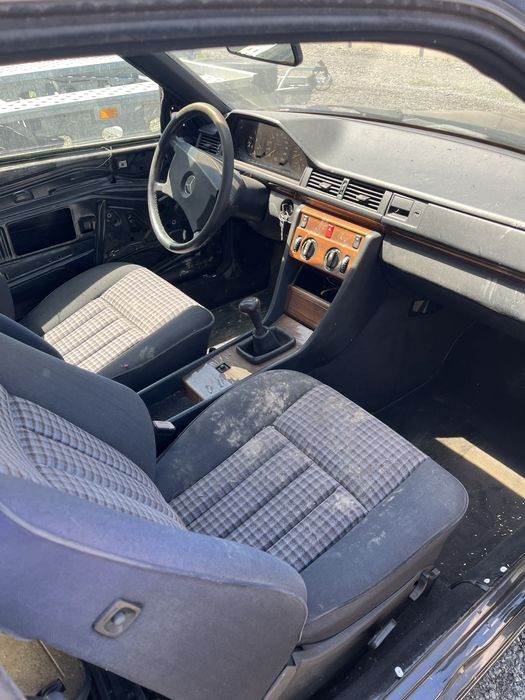 Mercedes w124 coupe 2.3
