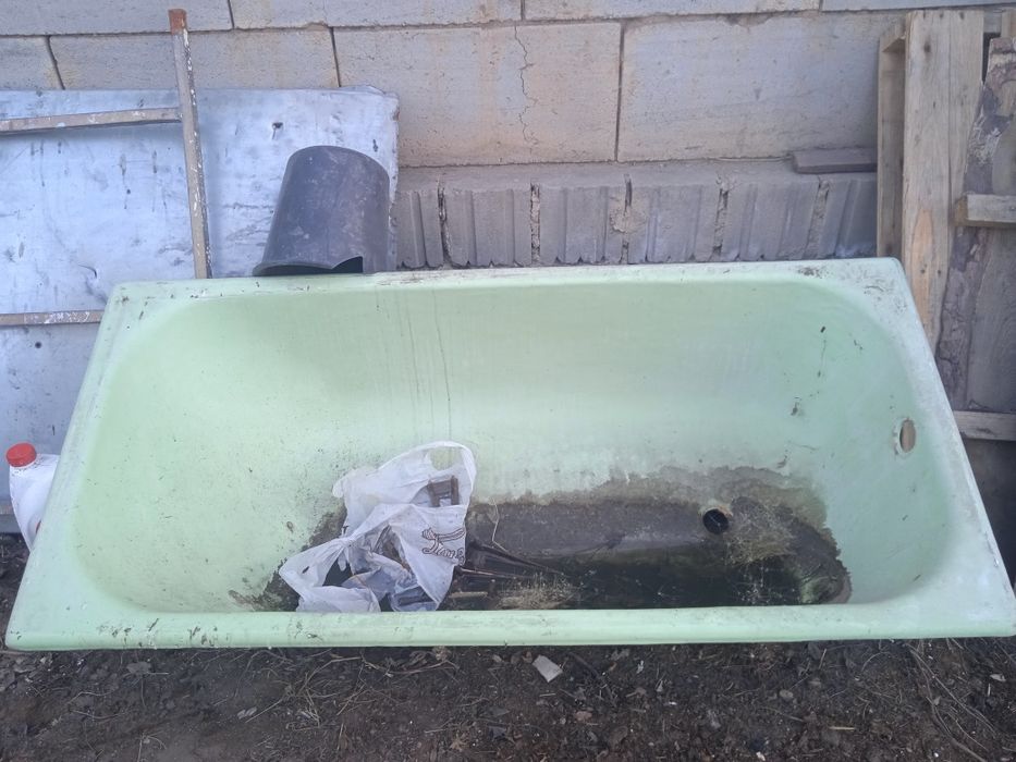Продам чугунную ванну
