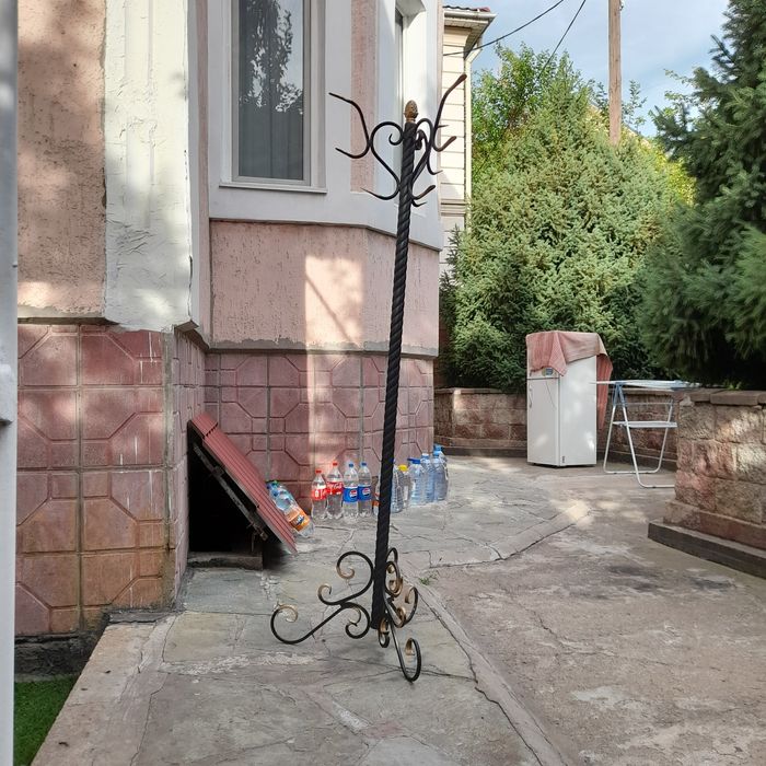 Вешалки напольные железные