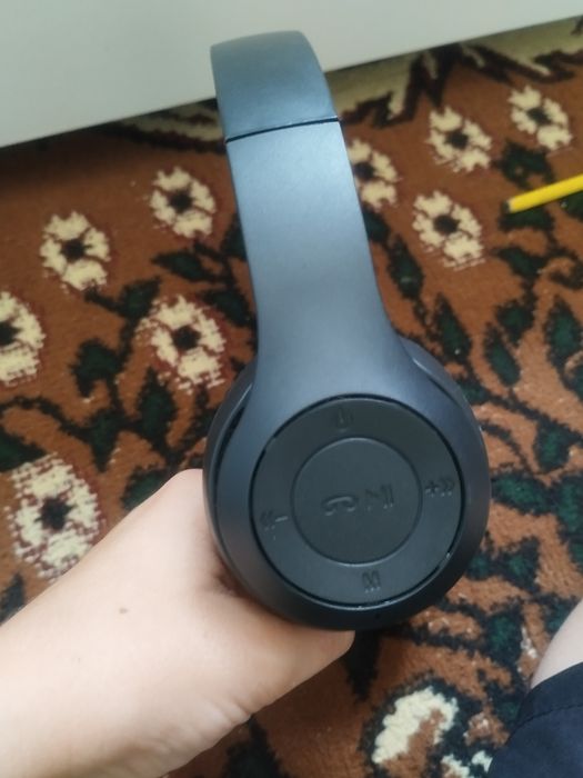Продам наушники за 1500