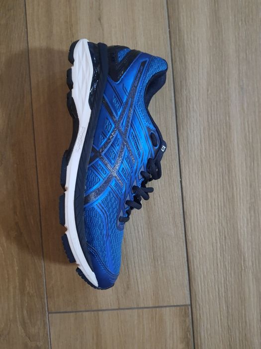Asics GT-2000 mărimea 42,5