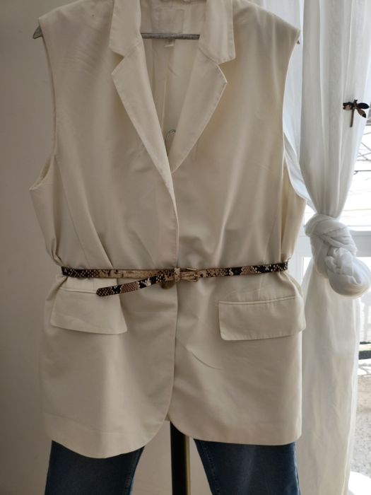 H & M Дамски дълъг блейзър без ръкави.