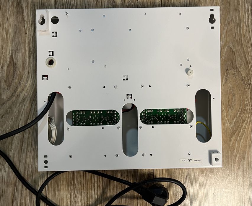 Sursa de alimentare, pana la 16 camere, 12V/8A/16 x 0,5 A