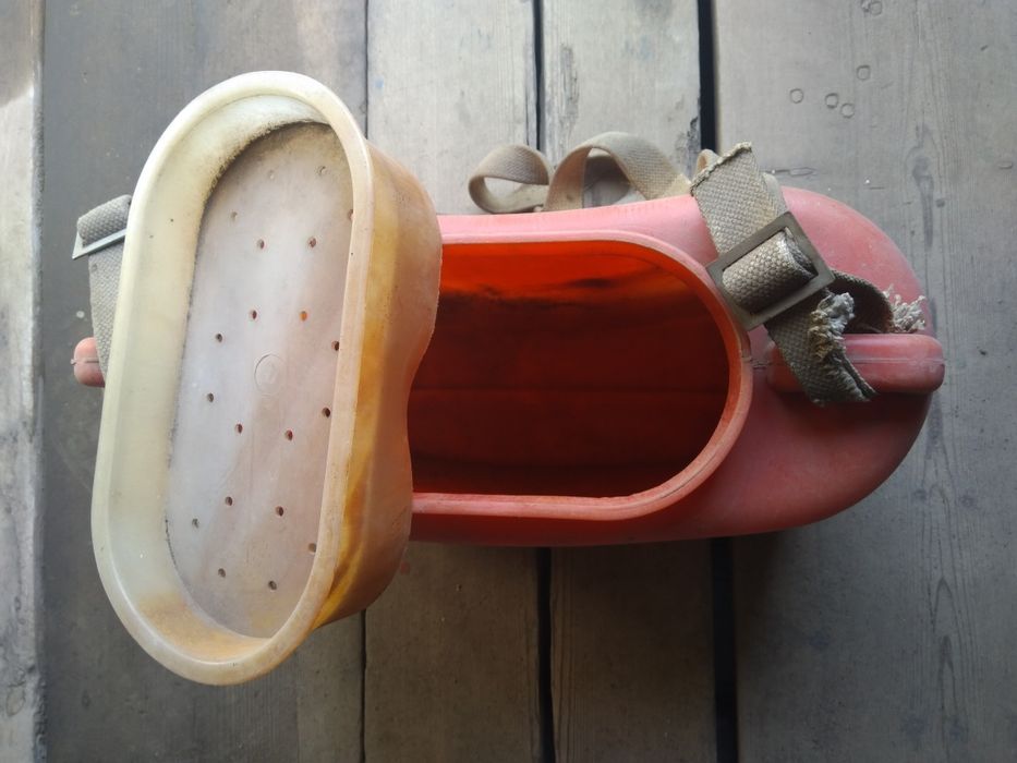 Продам Ёмкость с крышкой