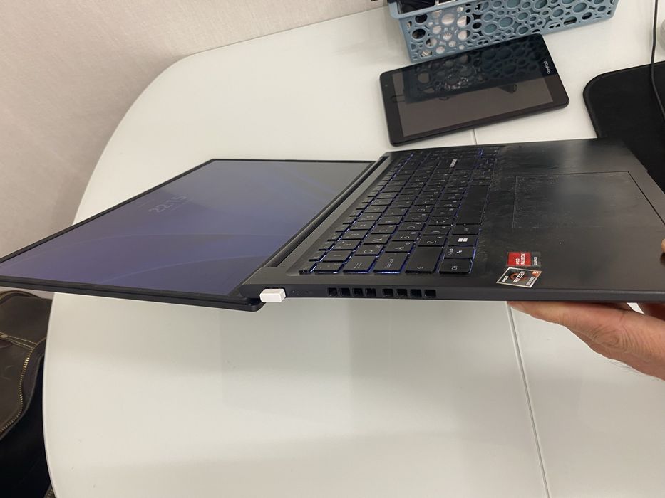 ASUS Vivobook 16 M1605YA