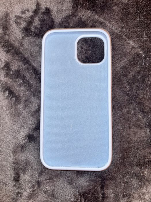 Husa Silicon si catifea la interior Iphone 15