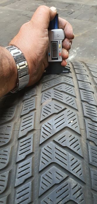 Гуми 2бр 265/40/21 - 2бр  295/35/21  -1бр - 170лвв