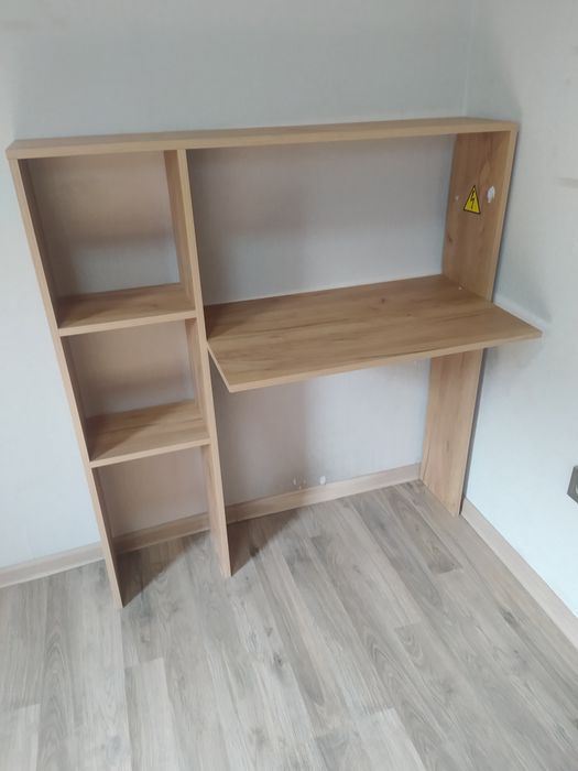 Стол письменный, с полками