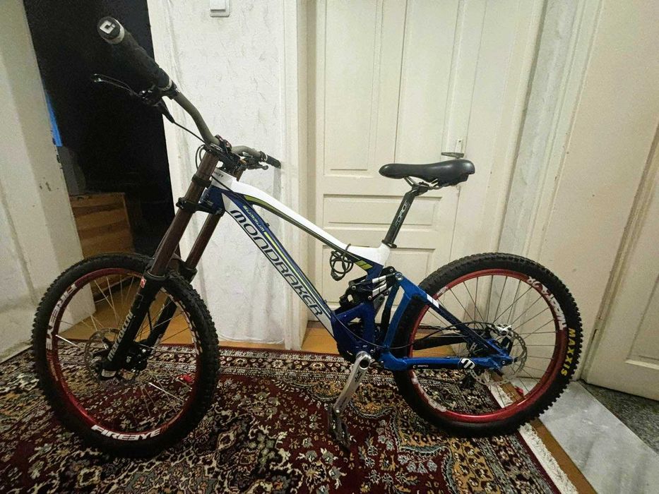 Планински велосипед Mondraker Downhill/Freeride