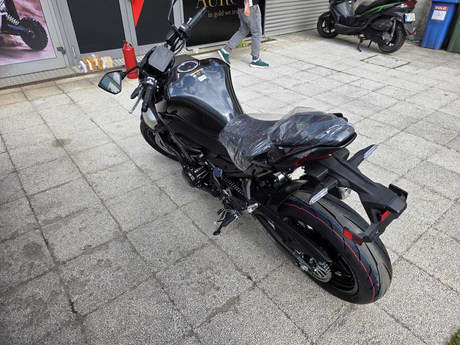 Motocicleta noua in stoc Kawasaki Z900 2025
