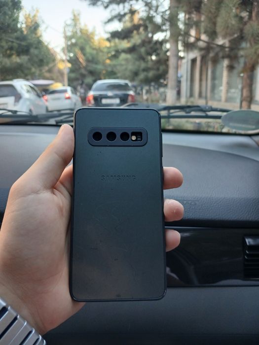 Продаётся Samsung s10