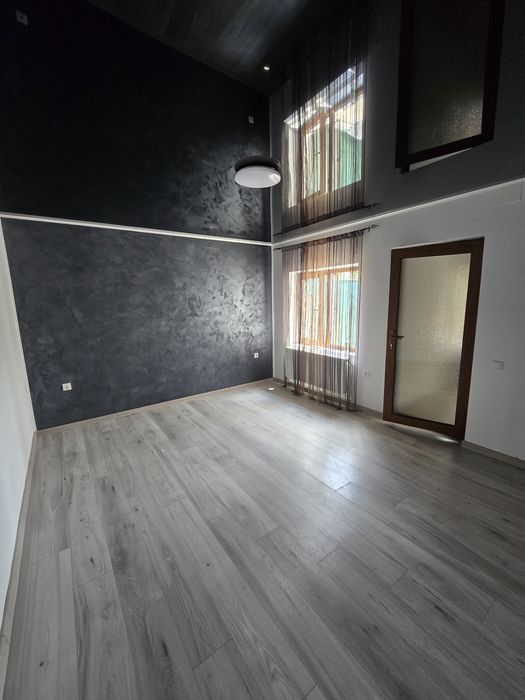 Casa de vanzare zona izlaz