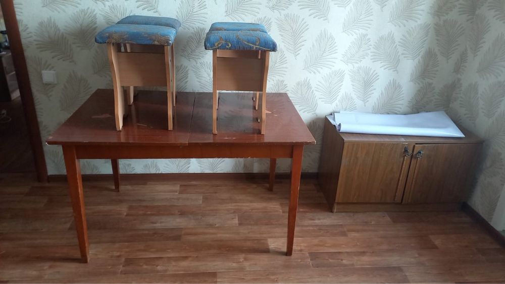 4 табуретки стул и тумба !