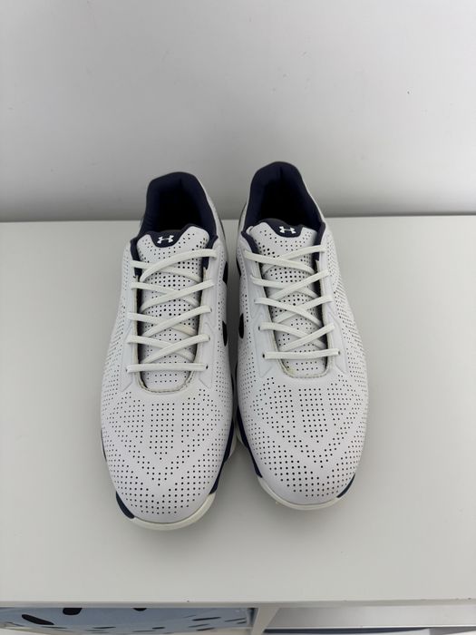 Adidasi Under Armour