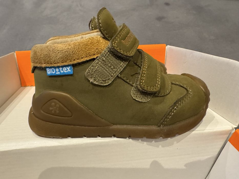 Обувки Biomecanics номер 22