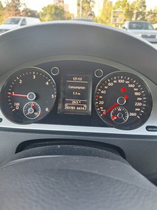 Proprietar vand Passat B6 R-line 2.0TDI  170CP euro5