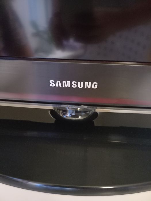 Телевизор Самсунг 78х50 см