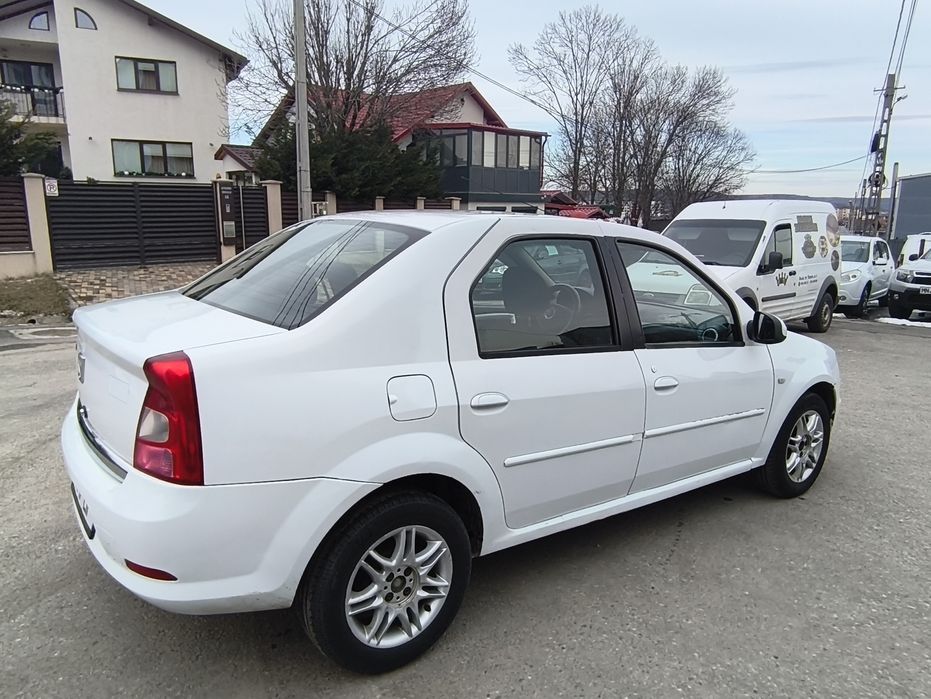 Logan Laureate 2011  AC GPL 16 valve