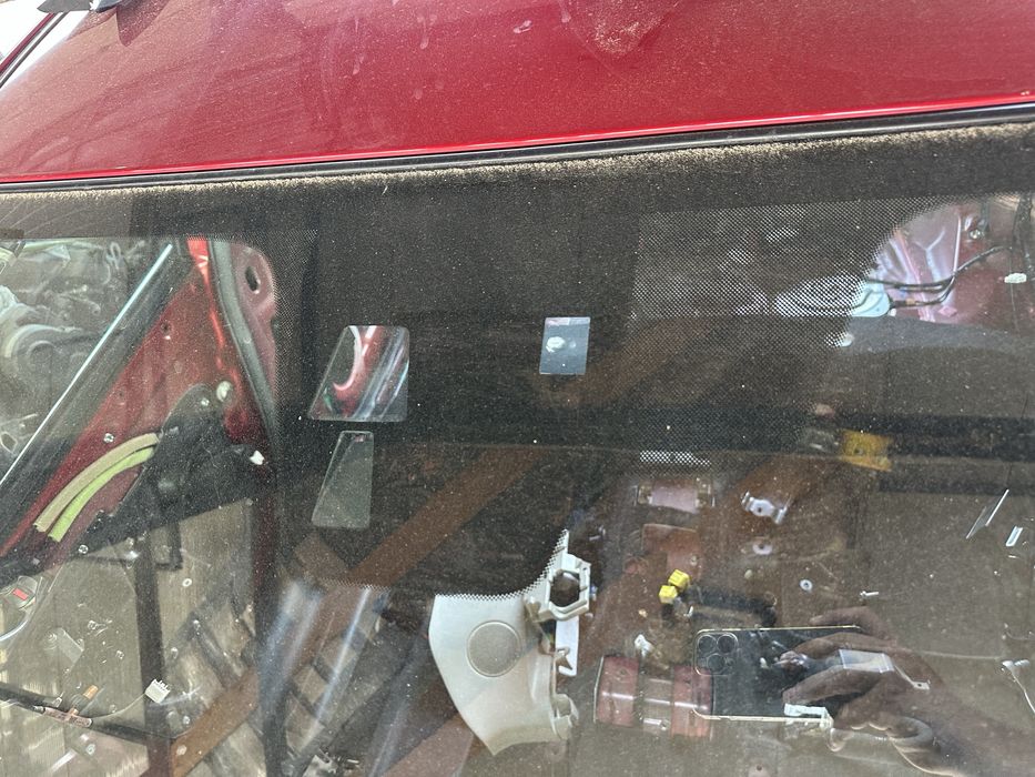 Челно стъкло за Мазда 3 след 2013г.! Със камери,сензори,Head Up!