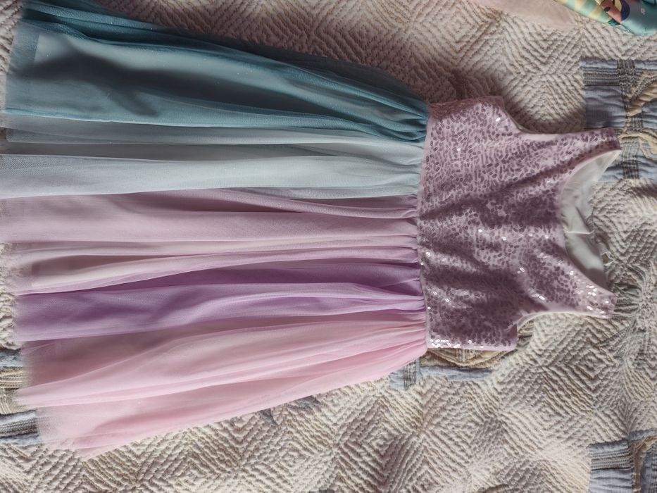 Рокли размер 122-128 - 30лв всички