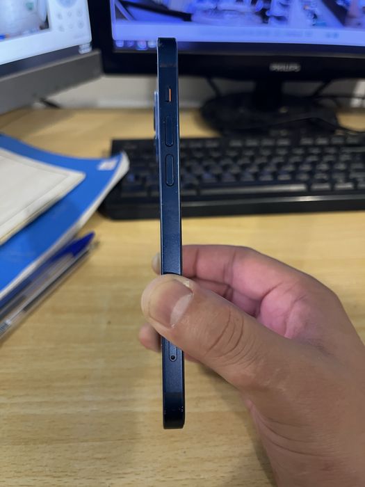 Айфон 12 на 64 гб