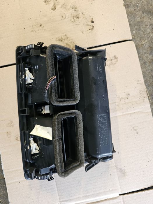 Grila aer centrala cu sertar Skoda Octavia 2 2004-2008 1Z0820951