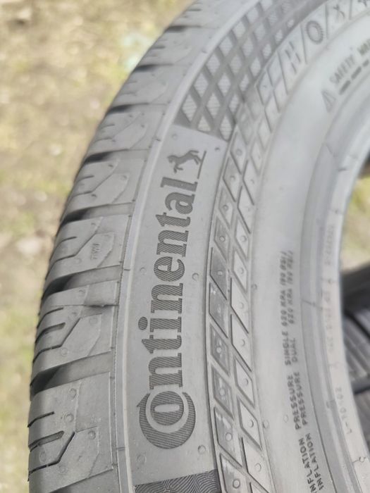 2 anvelope 235-65-16 c Continental pentru toate sezoanele