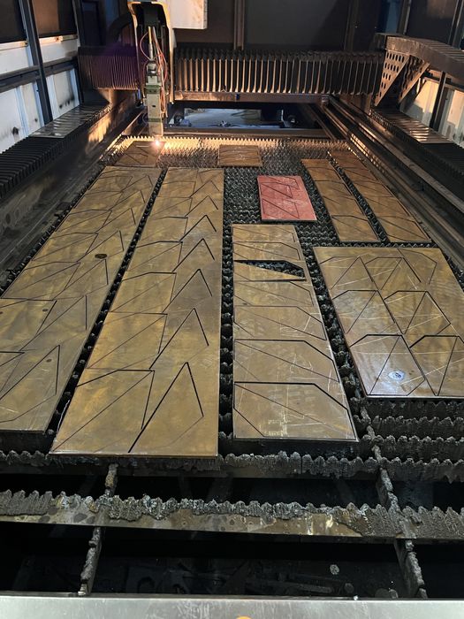 Debitare*sudura*gaurire*confectii INOX*structuri METALICE*CORTEN