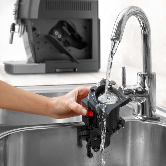 Распродажа Кофемашина De'Longhi ECAM350.50.B