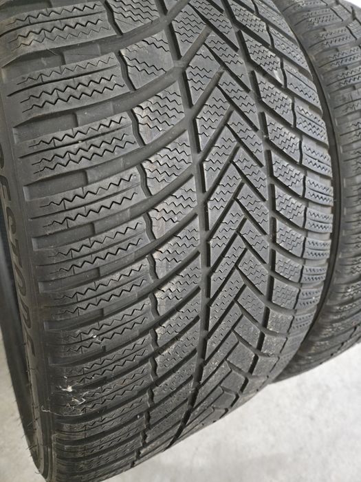 2buc Anvelope iarna 295 35 21 Bridgestone