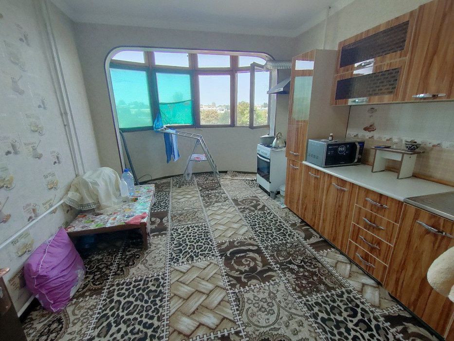 Qorasu 6 kvartira sotilad