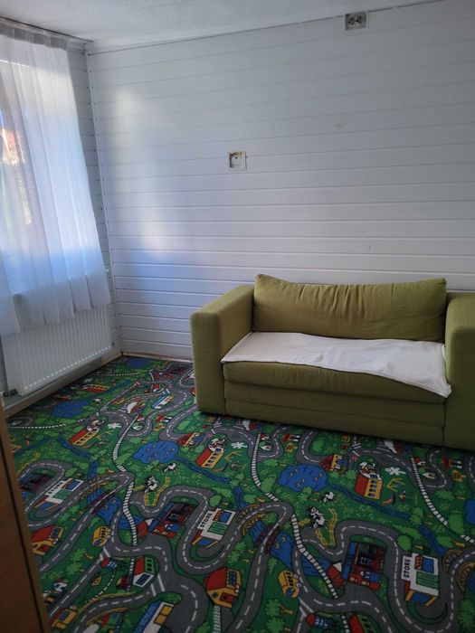 Închiriez casa curte chitila