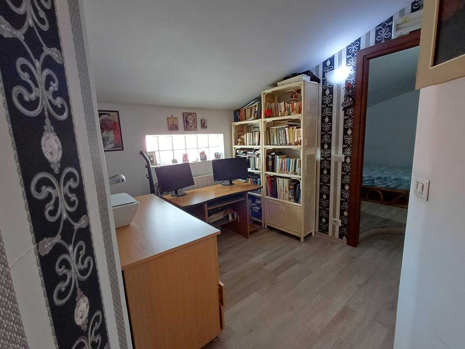 Apartament duplex spatios de 3 dormitoare si 2 living-uri | 124 mp |