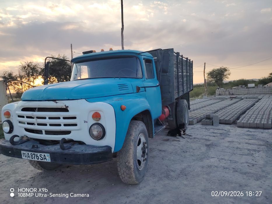 Zil 130 sotiladi