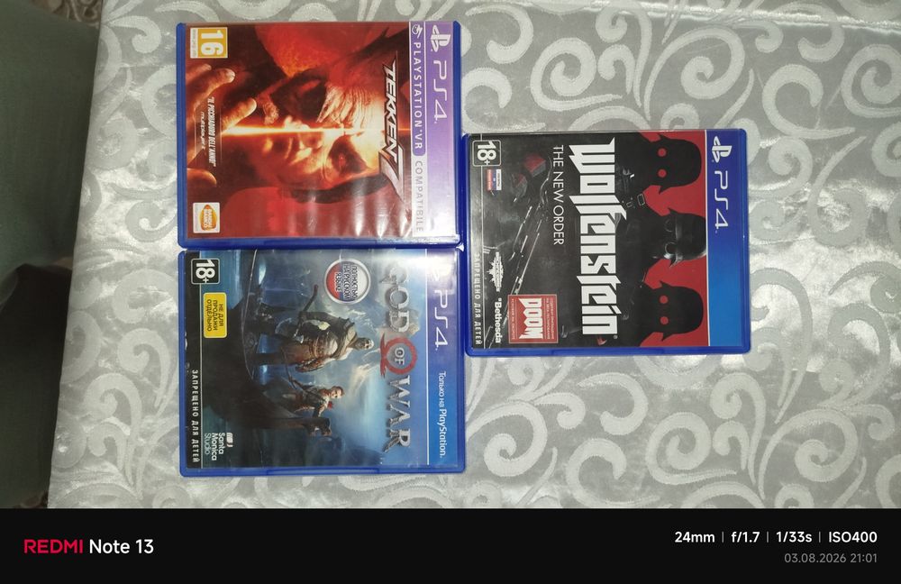 Ps 4 pro + 2 controller + физ. Игры + купленные игры