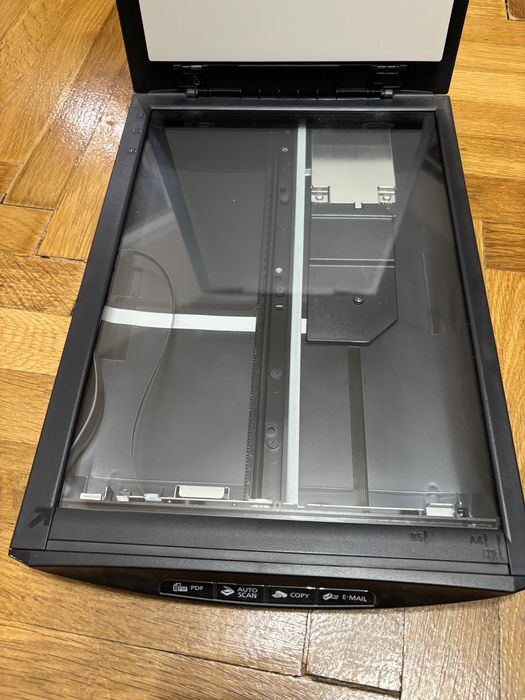 Scaner Canon CanoScan LiDE 110, A4 2400x4800 dpi si culori pe 48 biti