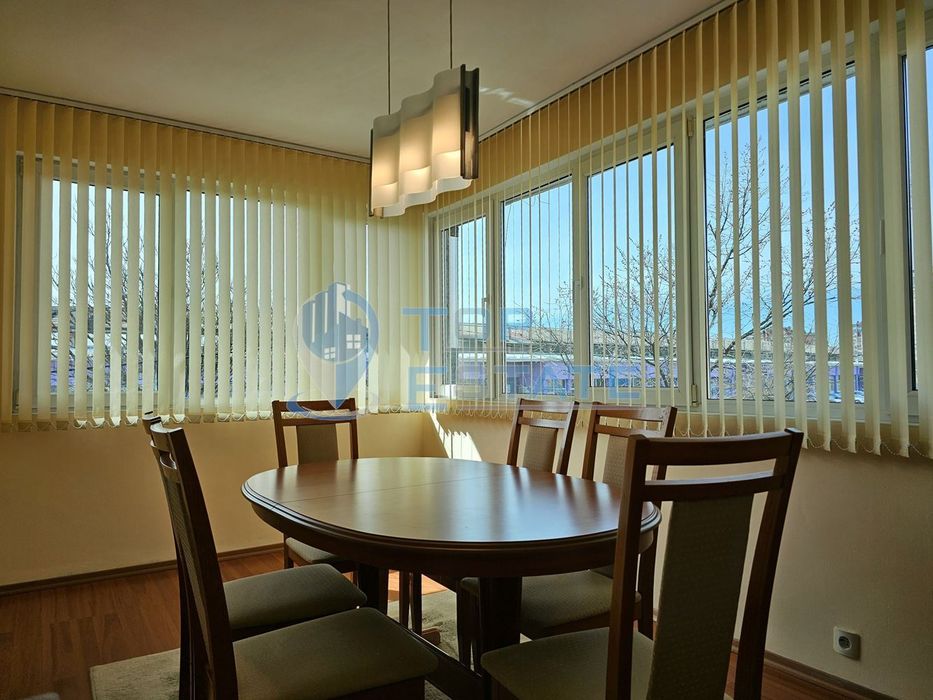 Многостаен, обзаведен апартамент в широкия център в град Велико Търно