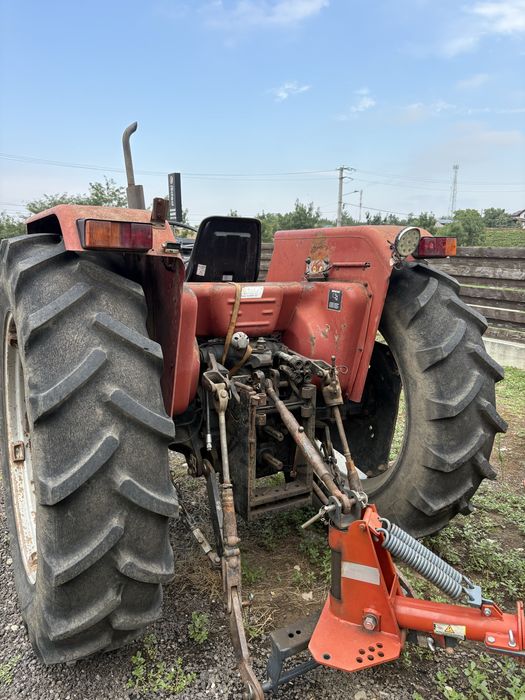 Tractor case 585