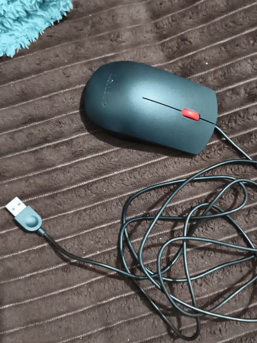Мышка lenovo а иделатном состаяние