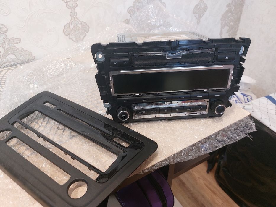 Автомагнитола на шкода рапид 2013года