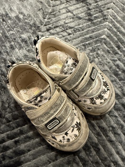 Кроссовки для девочек 21 размер