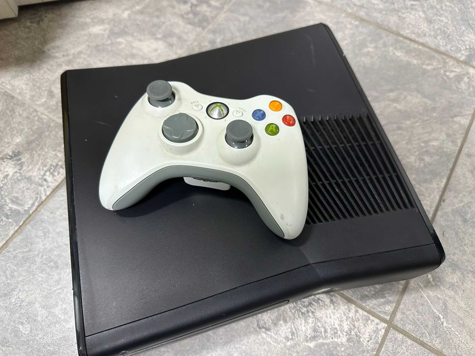 Xbox 360 с оригинал контролер 320HDD
