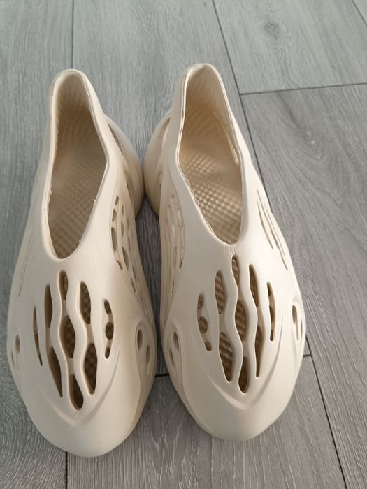 Foam runners inspirat de un brand de succes