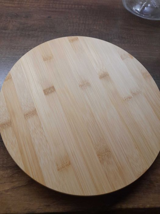 Въртящо се дървено плато за разядки и мезета