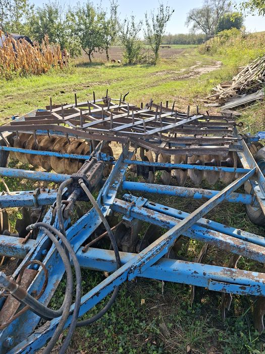 Vand disc romanesc cu 9 talere pe baterie