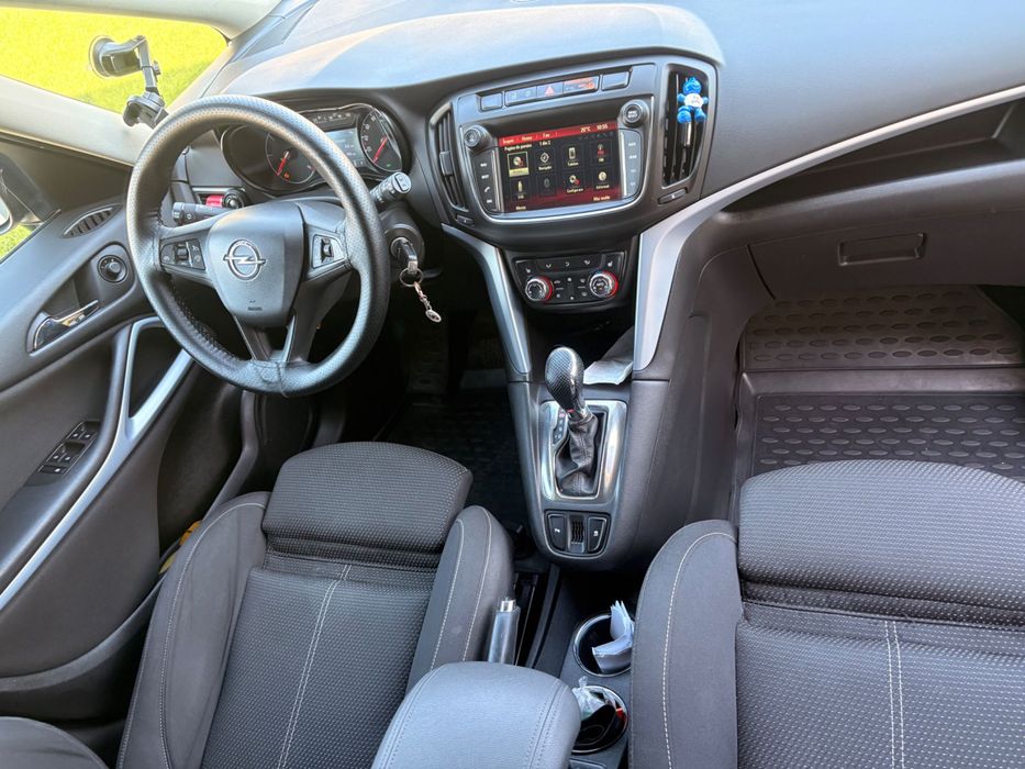 Opel zafira tourer urgent
