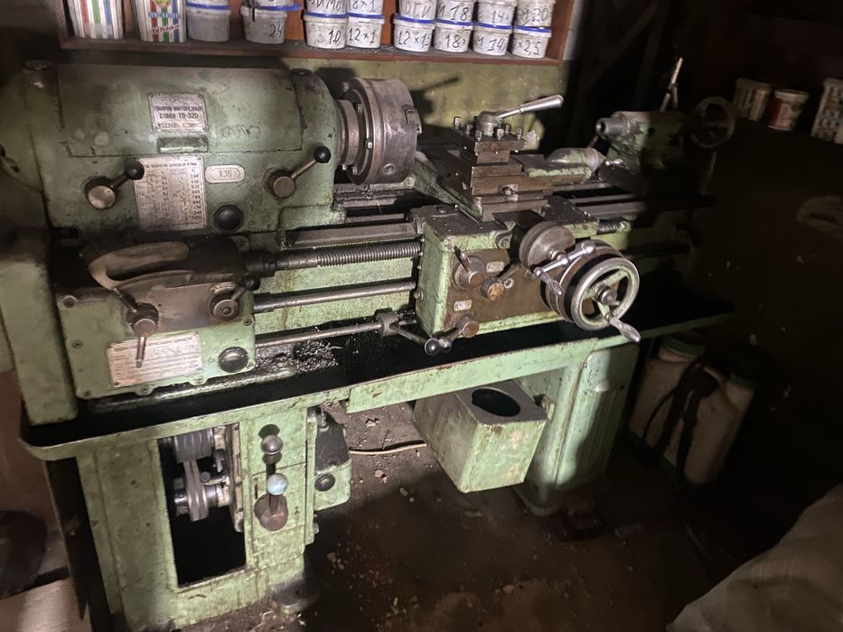 Гараж - цех и два токарных станка